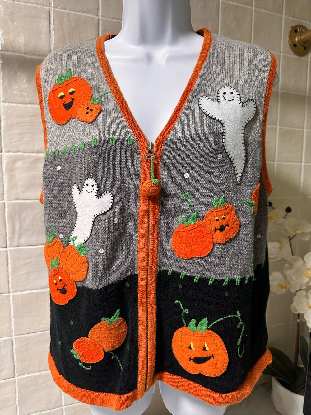 Karen Scott VTG Ghost Pumpkin Halloween Vest M Grey. -M